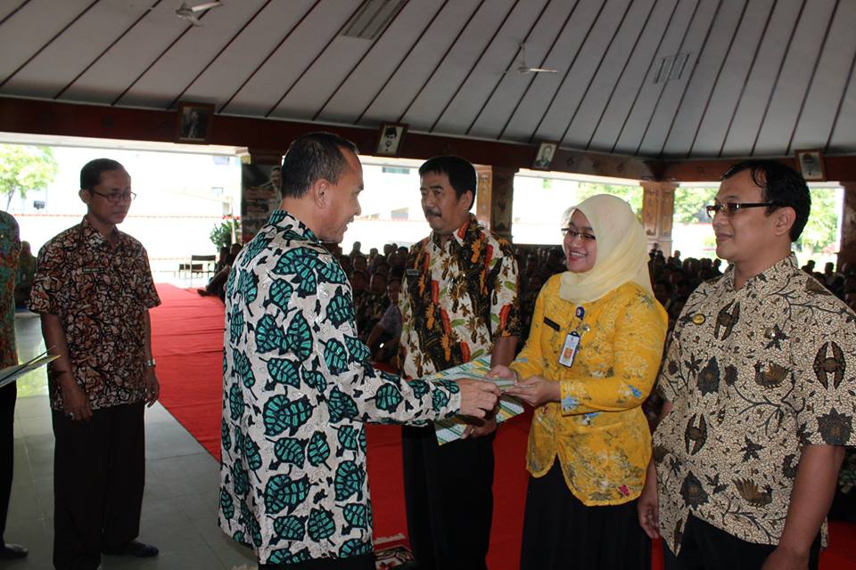 Sebanyak 1.515 PNS Bojonegoro Menerima SK Kenaikan Pangkat Periode 1 April 2015