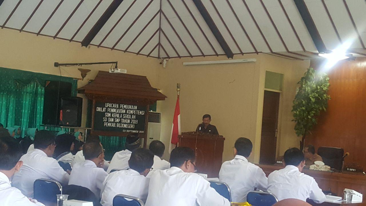 ACARA DIKLAT PENINGKATAN KAPASITAS SDM KEPALA SEKOLAH SD dan SMP TAHUN 2018 DI KABUPATEN BOJONEGORO
