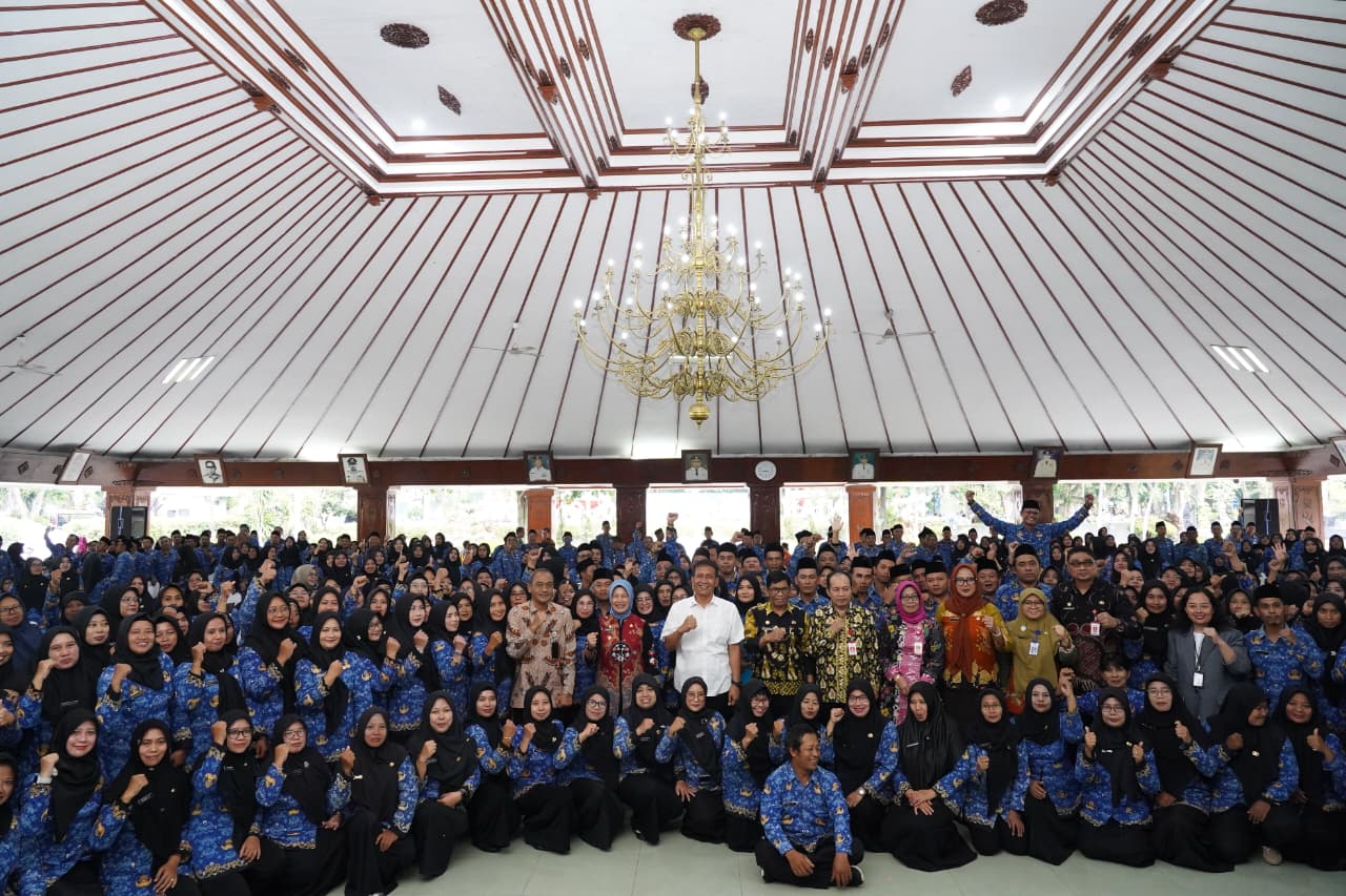 Penyerahan SK Perpanjangan PPPK Tahun 2021